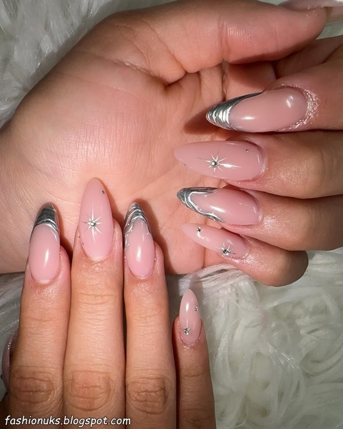23 Stunning Silver Nail Designs to Try in 2025