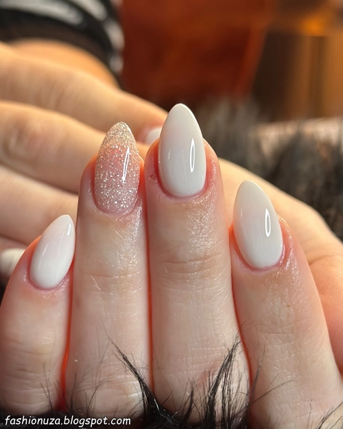21 Trendy Dip Nail Art Ideas You Will Love in 2025