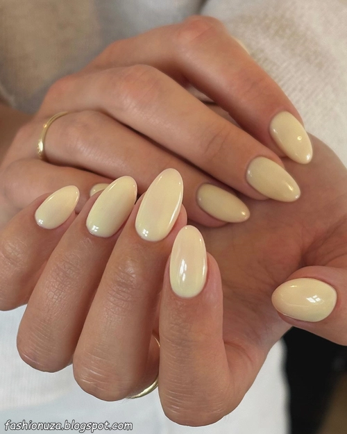 23 Oval Nail Designs That Are Trending in 2025