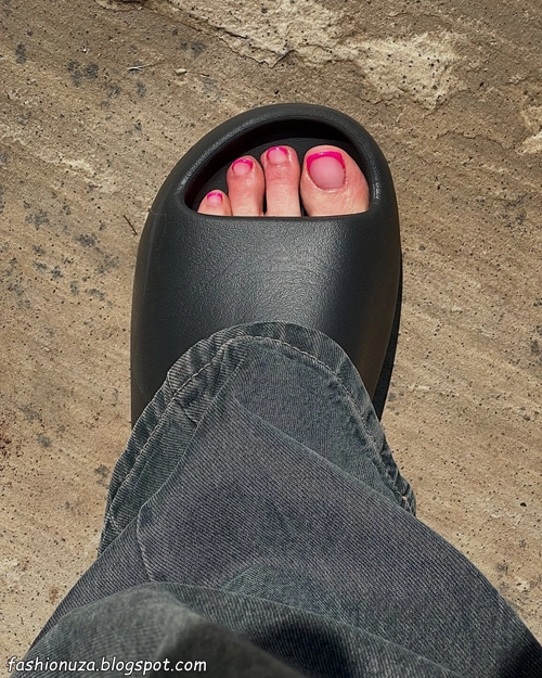 21 Elegant French Pedicure Ideas 2025 to Try at Home