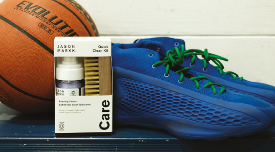 Sneaker mit Quick Clean Kit
