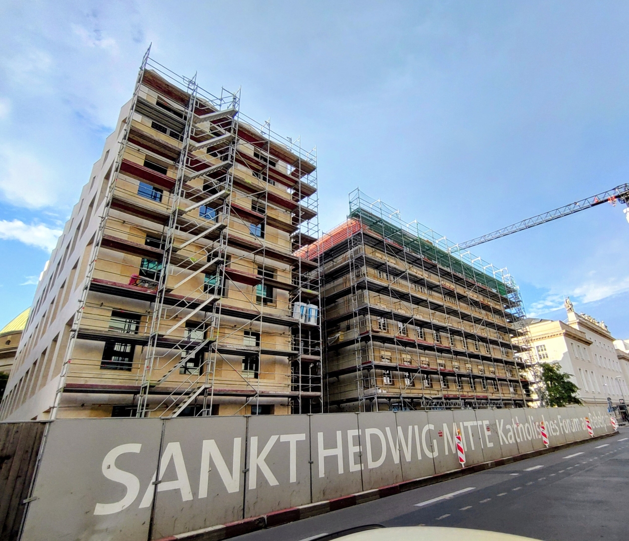 hpk3um27.jpg