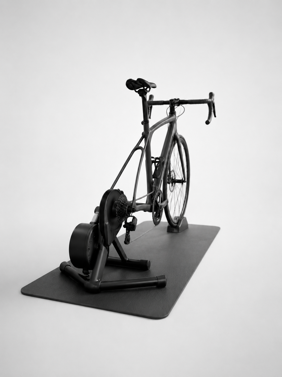 Rennrad auf Rollentrainer