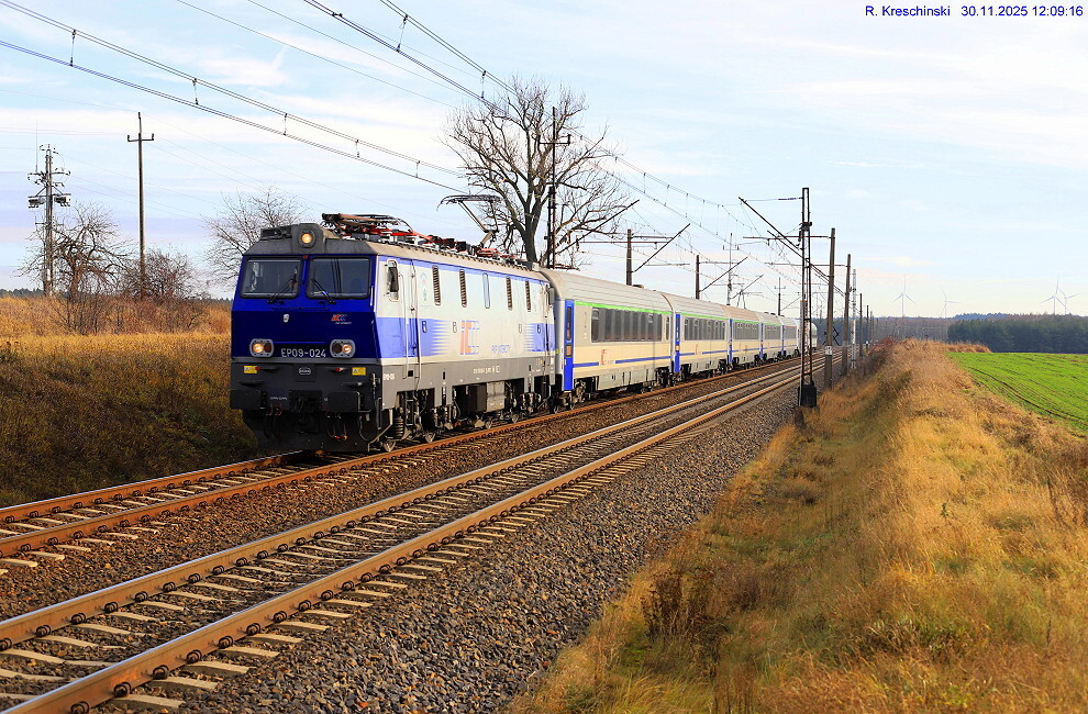 [Bild: 7iak4jlb.jpg]