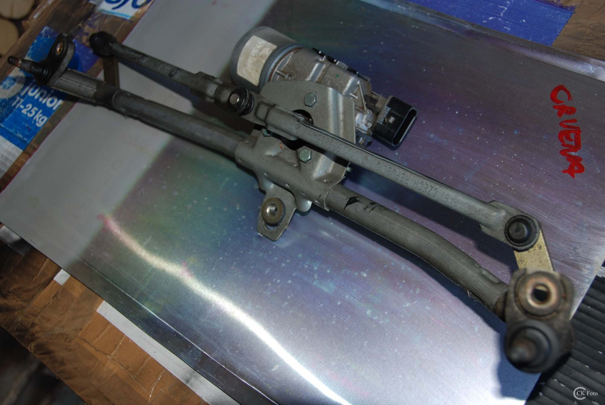 9axkxi46.jpg