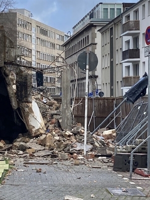 Bild: https://s1.directupload.eu/images/user/260114/gcvv7dge.jpg