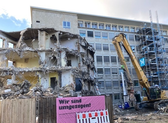 Bild: https://s1.directupload.eu/images/user/260114/pxv3tpoe.jpg